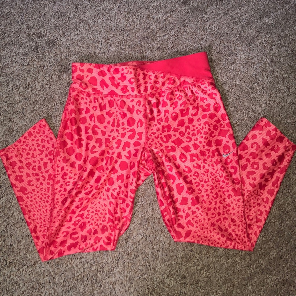 NIKE dri-fit cheetah cropped leggings